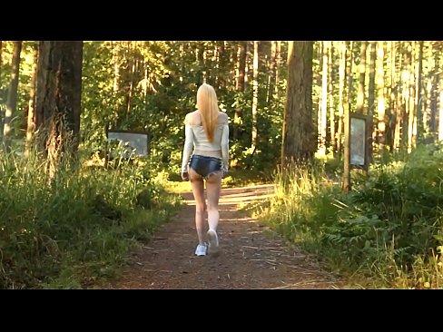 ❤️ Vacker kvinna rör sig långsamt, inte nakenvideo ☑ Sexvideo at sv.serviporno.ru ❤