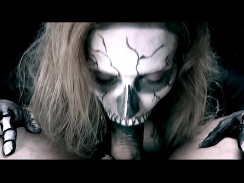 ❤️ Demonflicka suger kuk med sin svarta mun och sväljer sperma. ☑ Sexvideo at sv.serviporno.ru ❤
