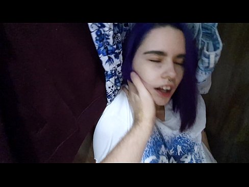 ❤️ Hittade min syster i garderoben och hjälpte henne att komma ☑ Sexvideo at sv.serviporno.ru ❤